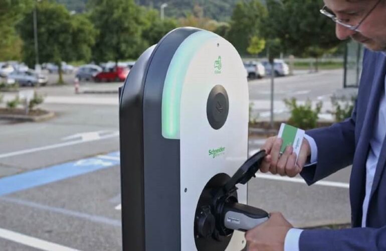 bornes-recharge-schneider