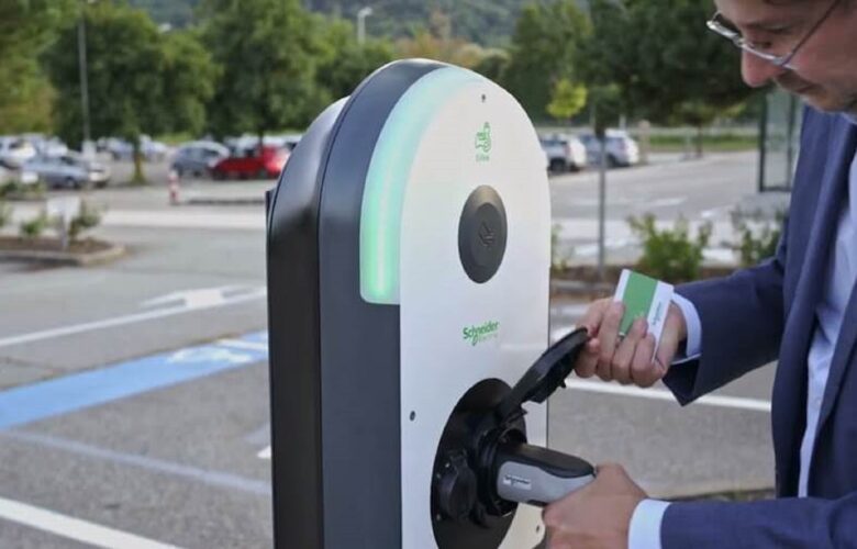 bornes-recharge-schneider