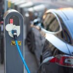 Voyager en voiture électrique comment planifier ses trajets grâce aux bornes de recharge