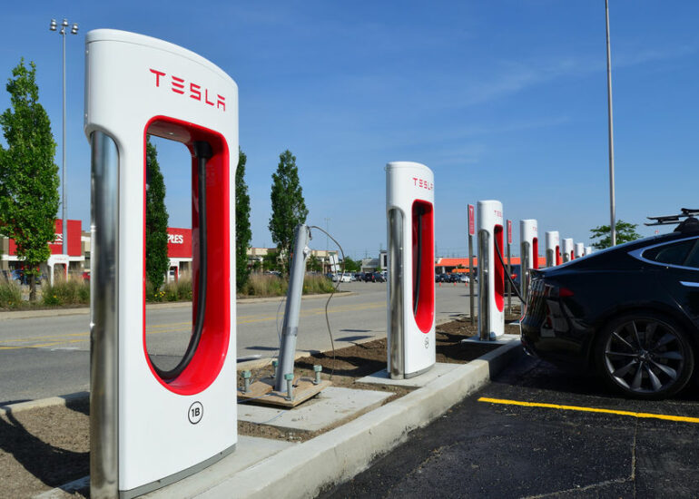 Bornes de recharge Tesla impact sur l’autonomie et la performance du véhicule