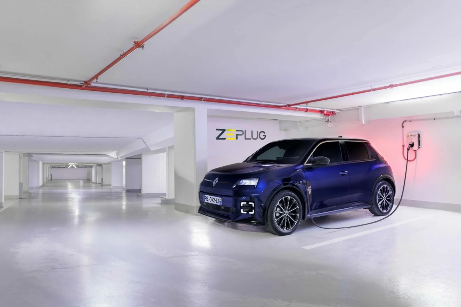 Comment Zeplug révolutionne la recharge des véhicules électriques milieu urbain