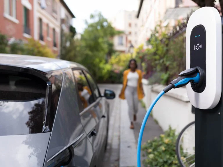 Les fonctionnalités innovantes de la borne Borne Recharge Service pour une recharge efficace